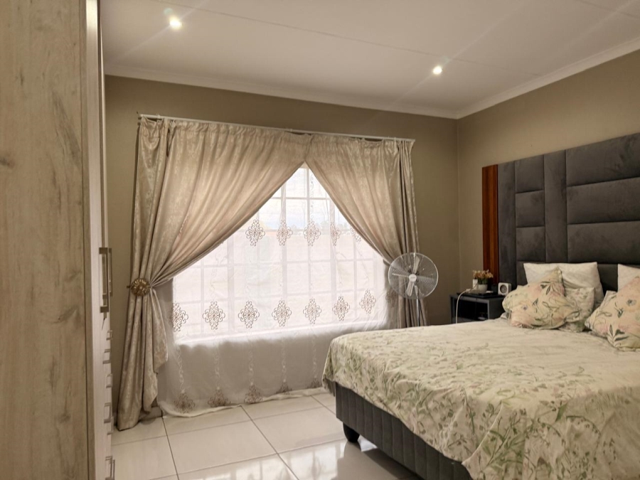 3 Bedroom Property for Sale in Waterkloof East North West